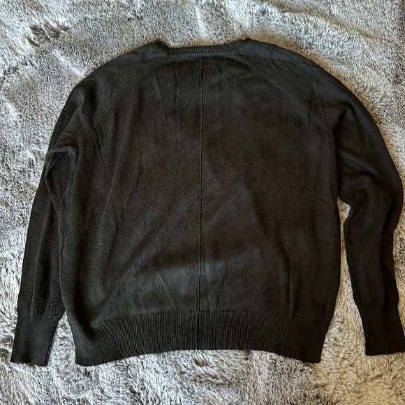 Romeo and Juliet Couture Black Metallic Skull Lightweight Sweater size S - Picture 4 of 9